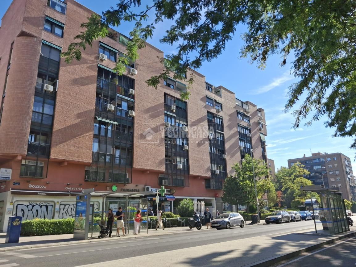 Exterior view of Flat for sale in  Madrid Capital  with Heating