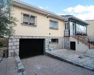 Exterior view of House or chalet for sale in Venturada