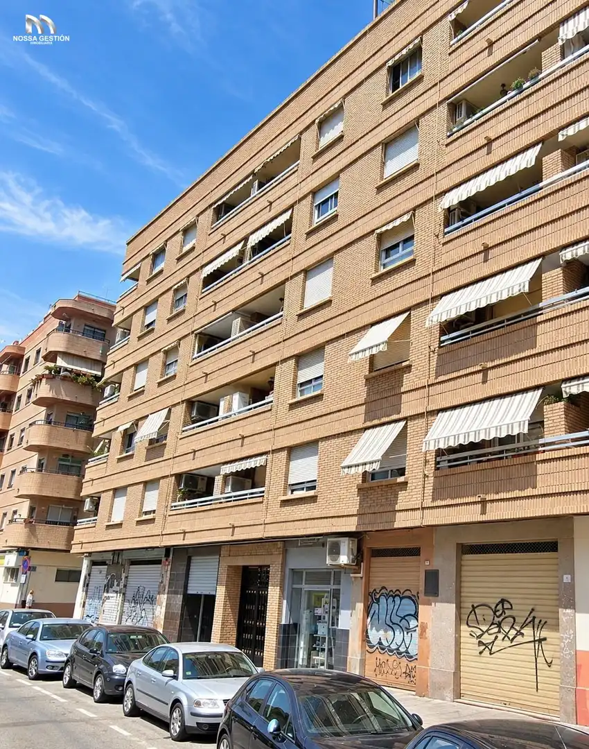 Außenansicht von Wohnung zum Verkauf in Valencia mit Balkon