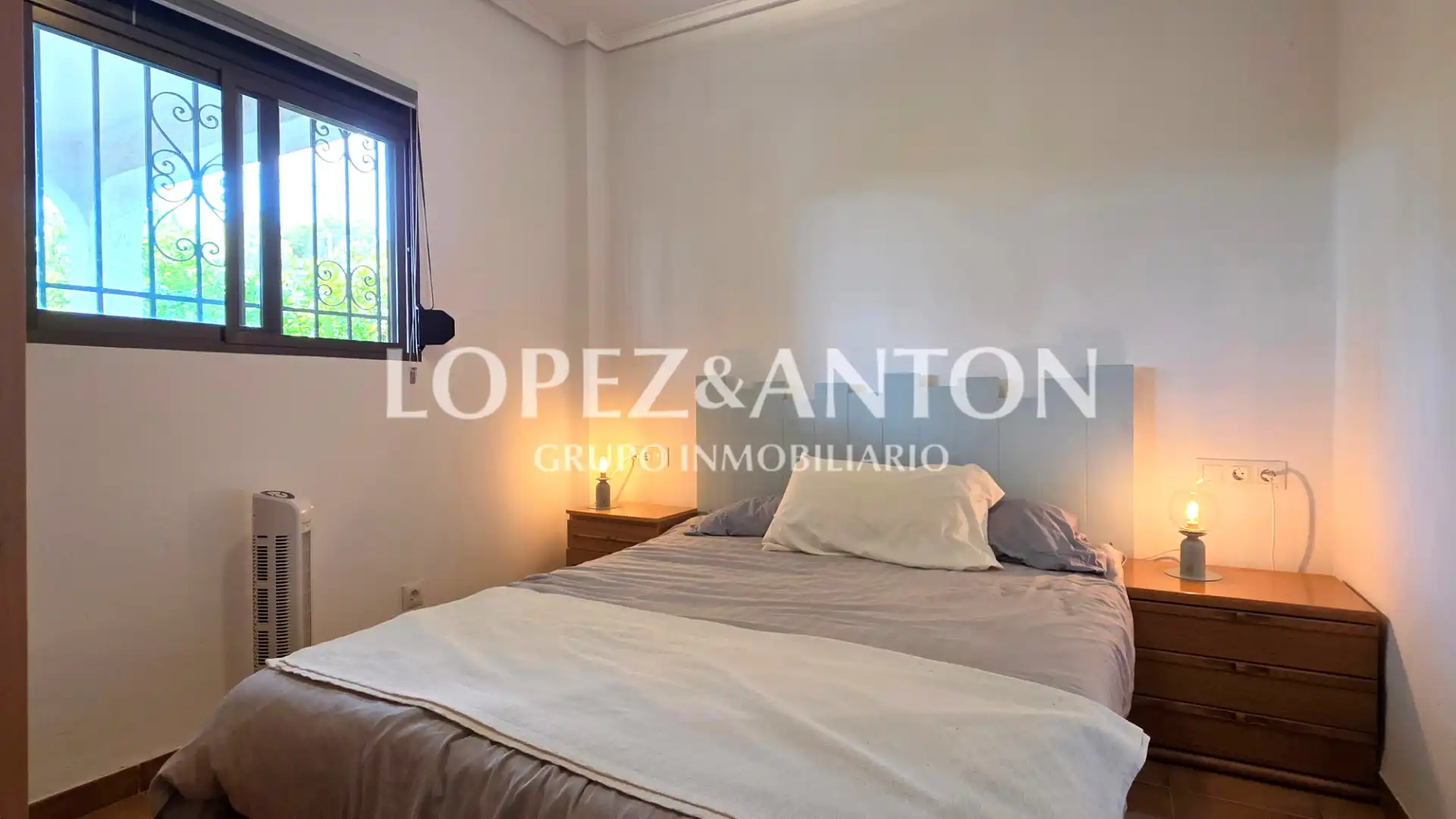 Habitación de Casa o chalet en venta en Paterna con Aire acondicionado, Jardín privado y Terraza