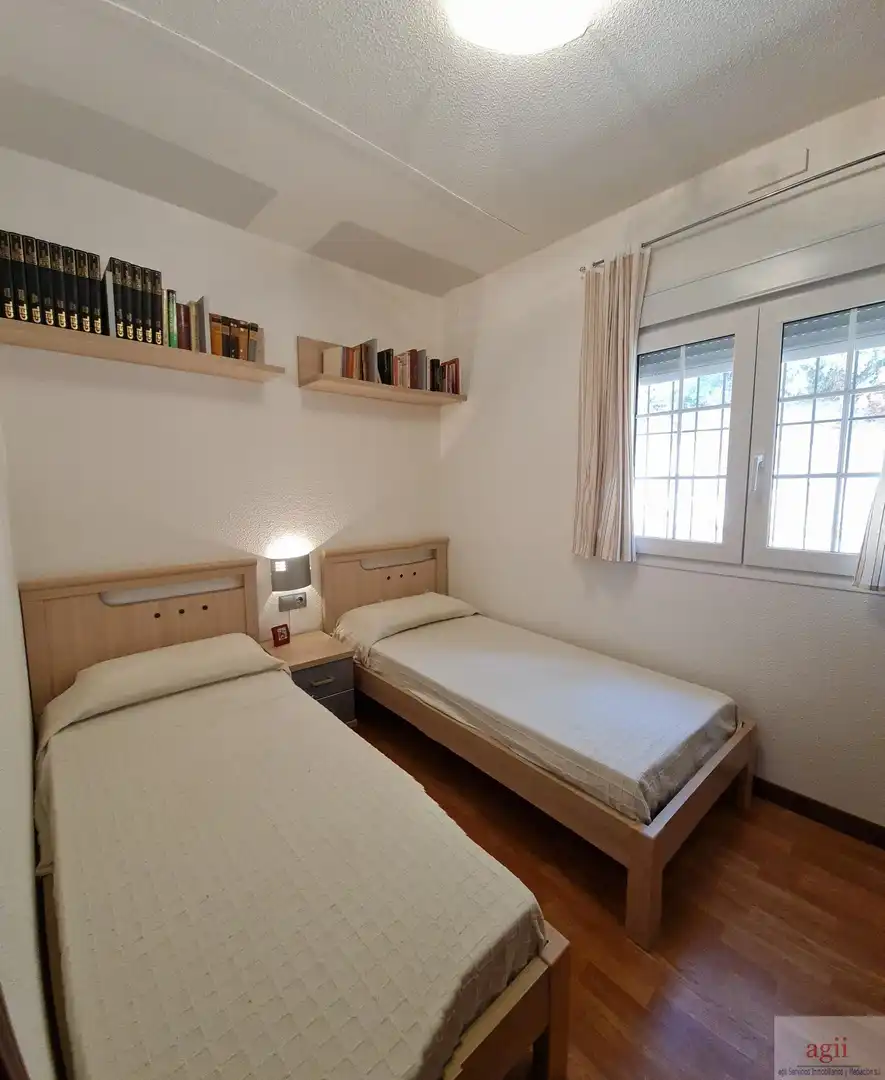 Bedroom of Houses for sale in Trillo  with Alarm and Community pool