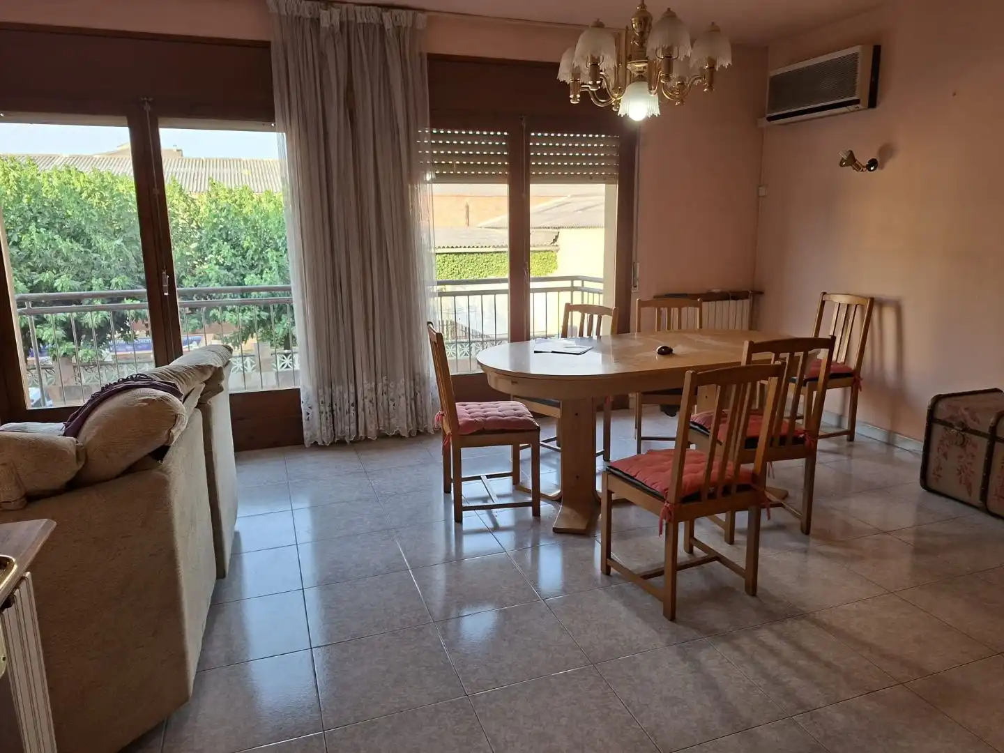 House with garden for sale in Carrer de Rupit 1