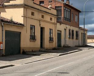 Vista exterior de Casa adosada en venda en Villalba de Duero