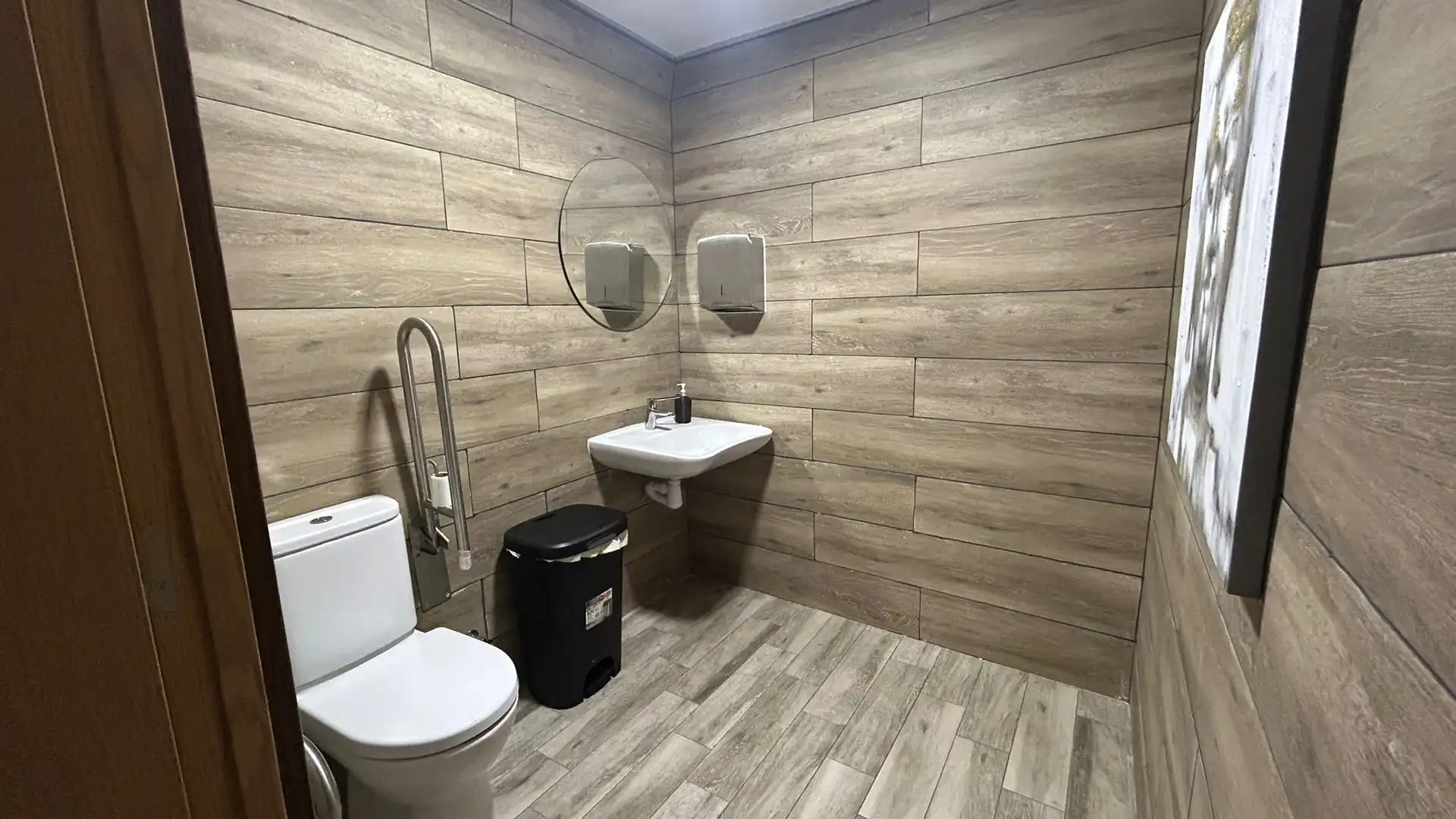 Baño de Local en venta en Antequera