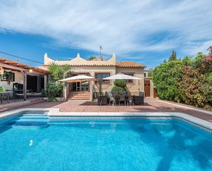 Swimming pool of House or chalet for sale in Marbella  with Air Conditioner, Heating and Private garden
