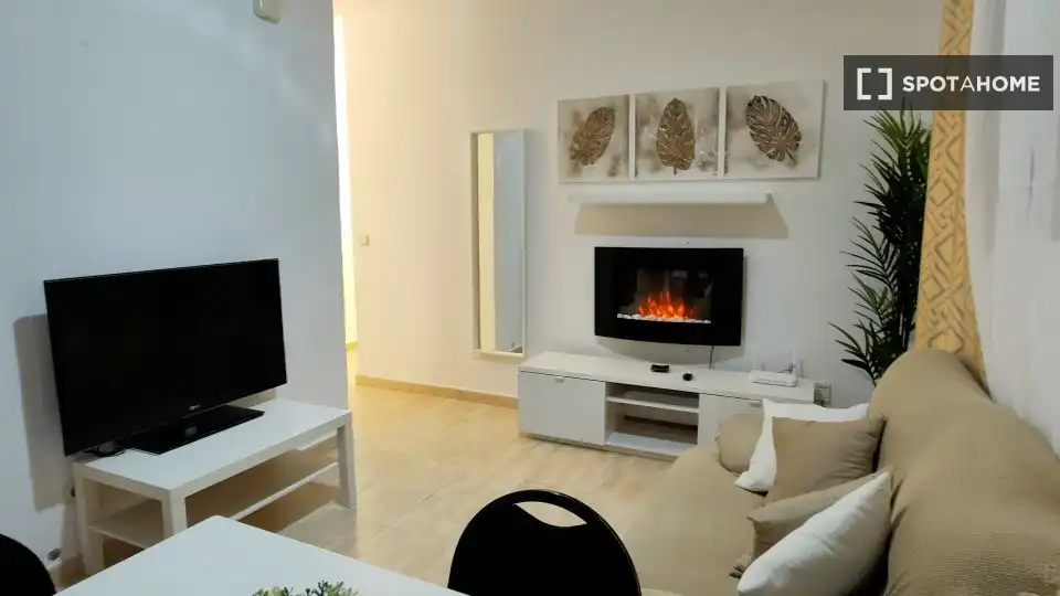 Sala d'estar de Pis de lloguer en Alcalá de Henares amb Aire condicionat, Calefacció i Moblat