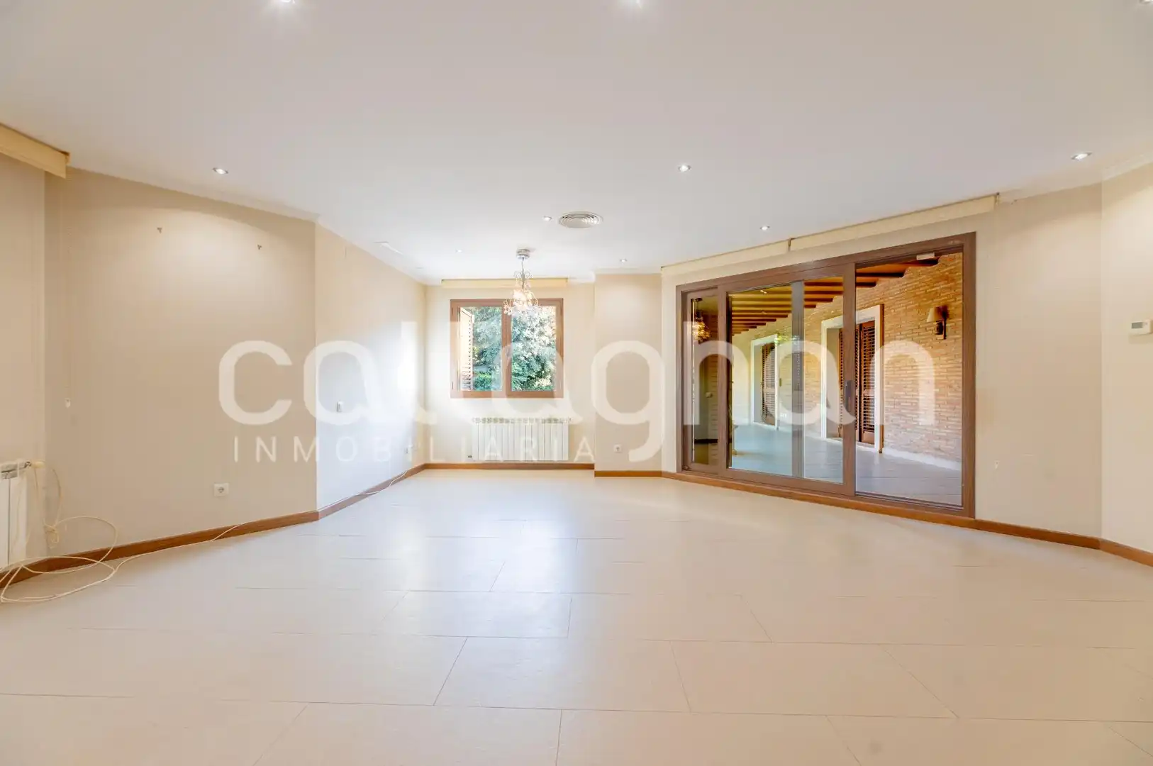 Haus oder Chalet zum Verkauf in Bétera mit Klimaanlage, Heizung und Privatgarten