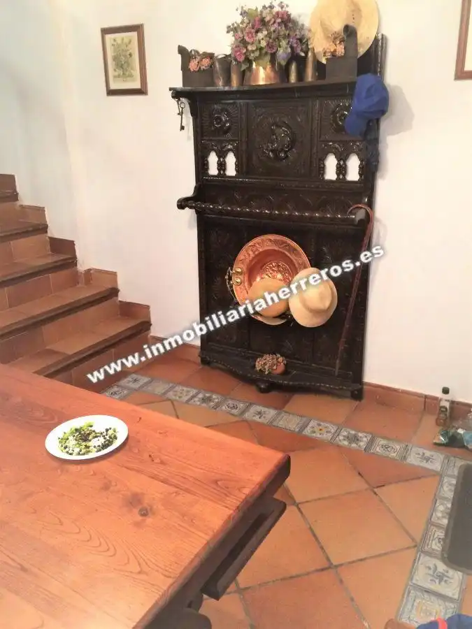 Casa adosada en venta en Viguera con Calefacción, Parquet y Trastero