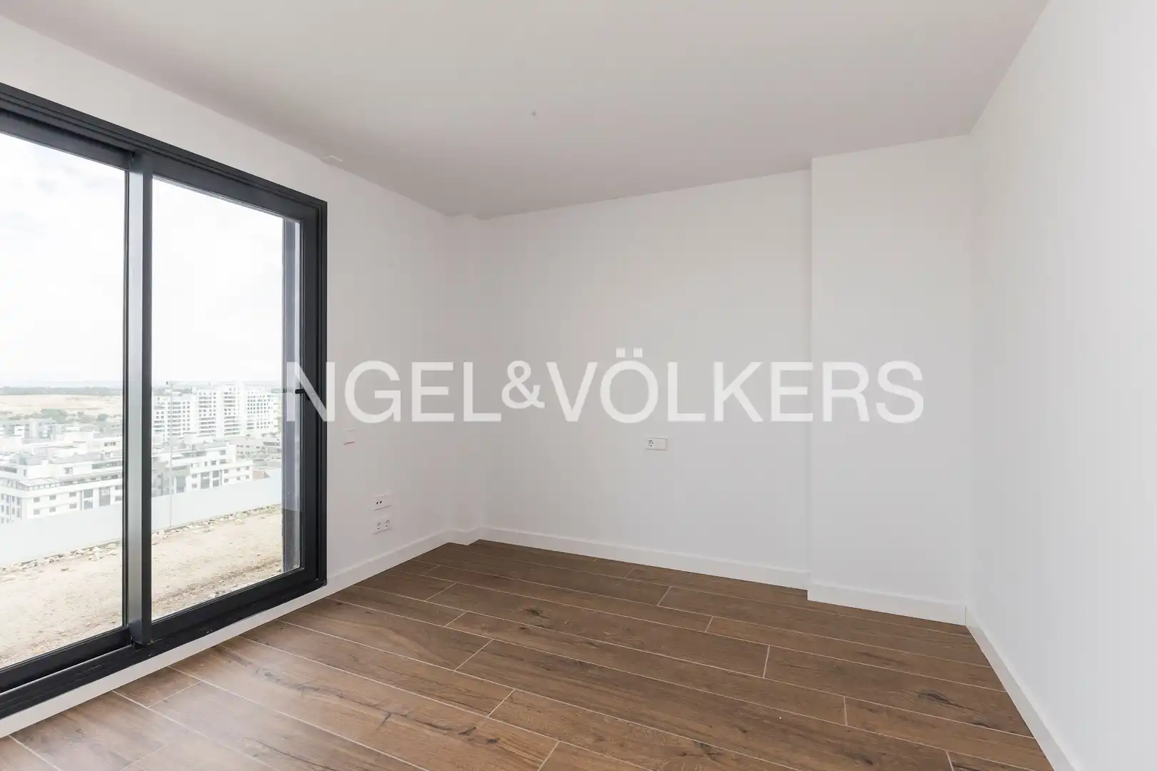Schlafzimmer von Dachboden zum Verkauf in Madrid mit Klimaanlage, Heizung und Terrasse