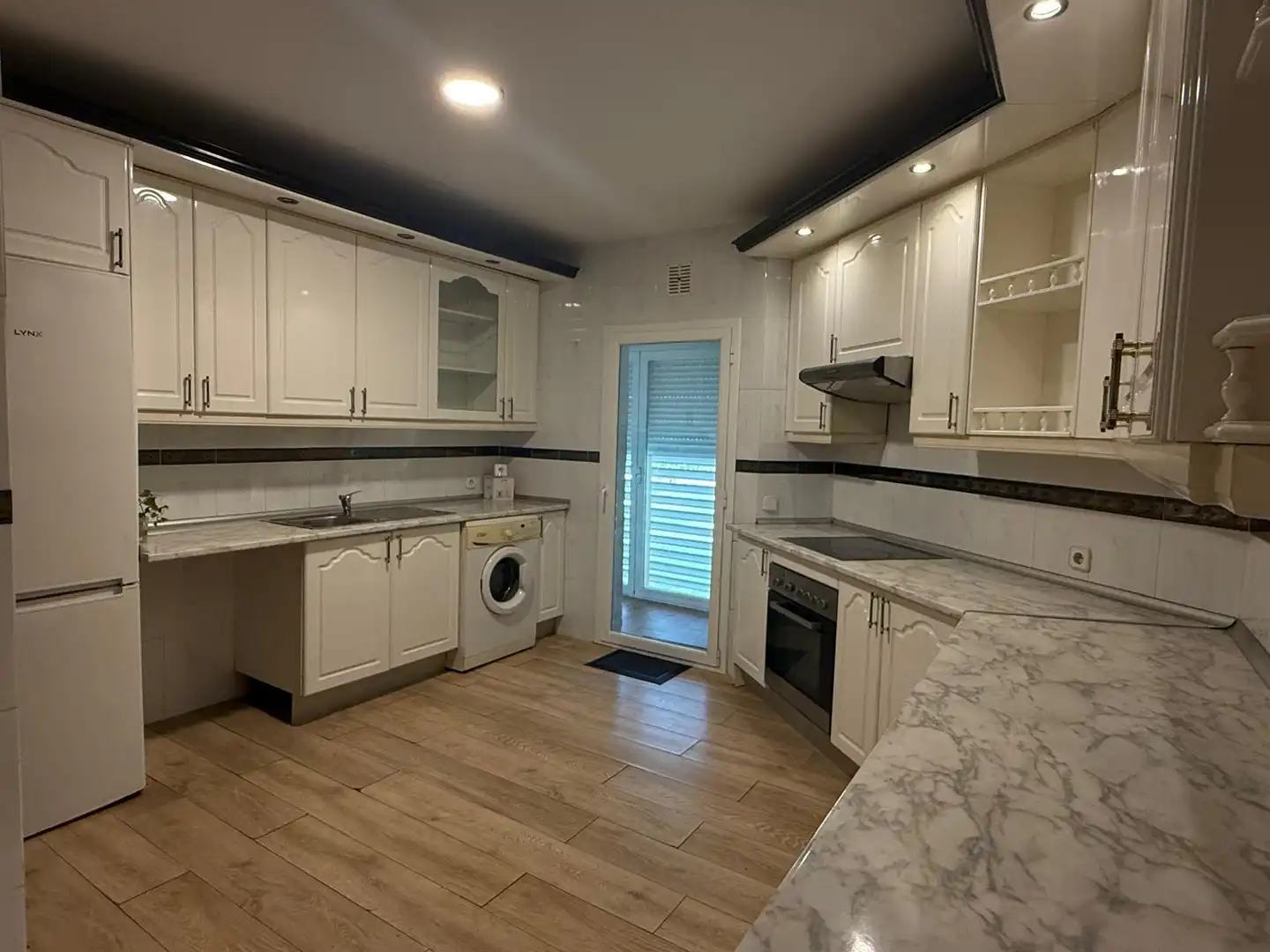 Kitchen of Flat for rent in Villanueva del Pardillo  with Heating, Terrace and Oven