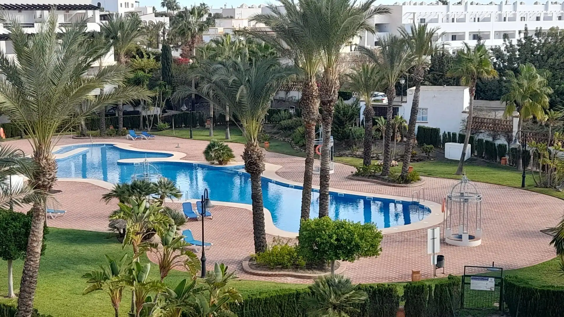 Schwimmbecken von Wohnungen zum Verkauf in Mojácar mit Klimaanlage, Heizung und Terrasse