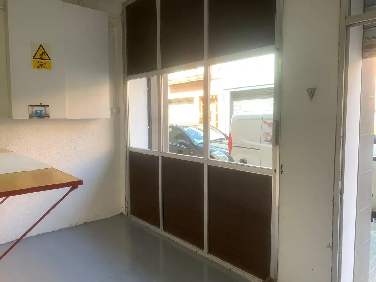 Local en venda en Cornellà de Llobregat amb Alarma