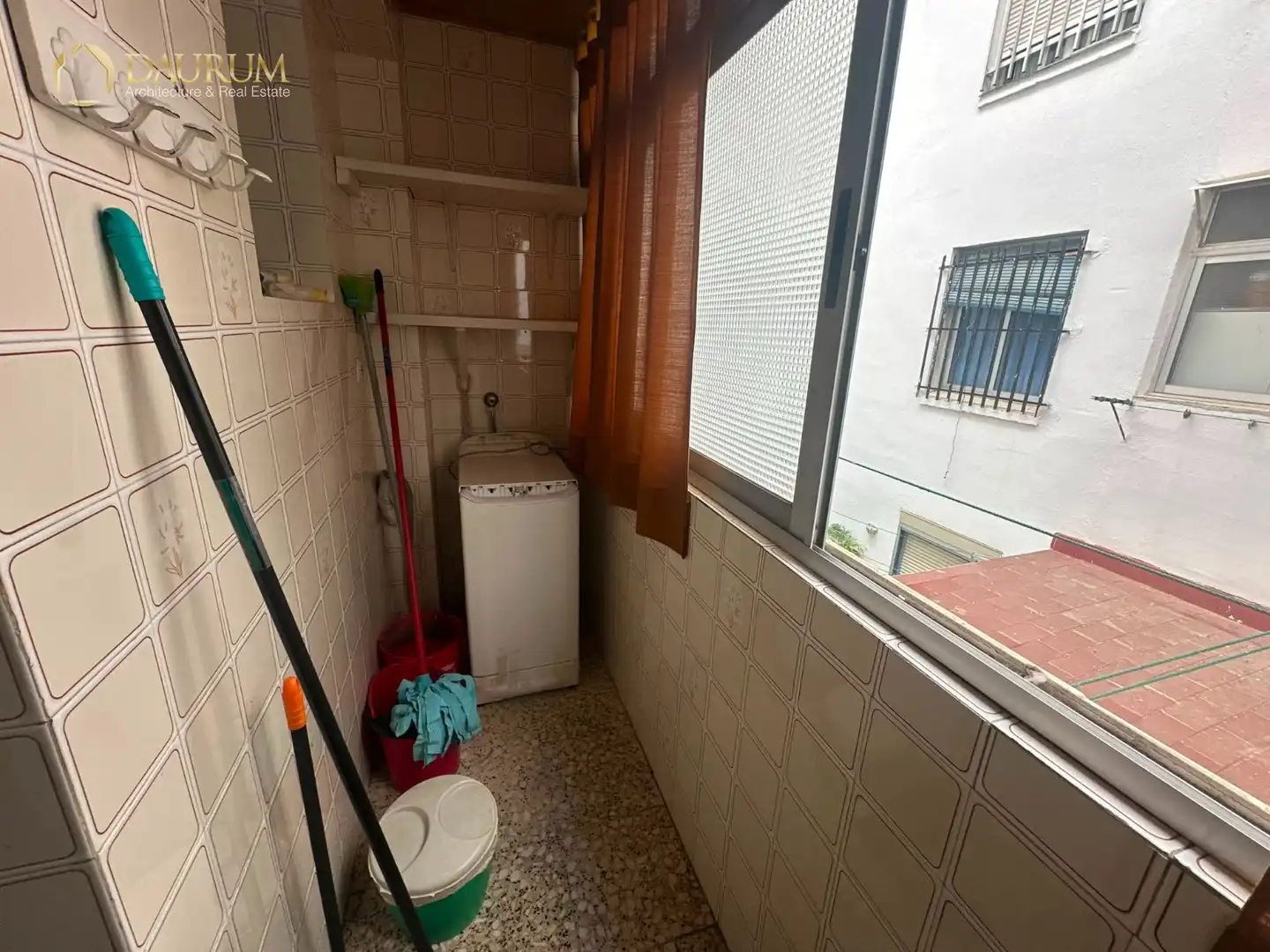 Dormitori de Pis en venda en Sevilla amb Terrassa i Moblat