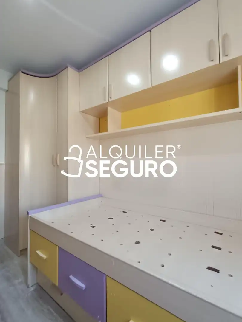 Flat for rent in Parla  with Air Conditioner, Heating and Furnished