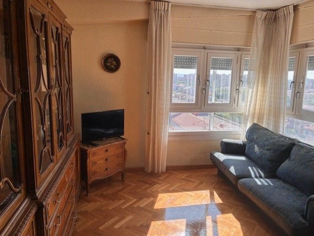 Living room of Flat to rent in  Zaragoza Capital  with Heating, Parquet flooring and Terrace