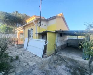 Vista exterior de Casa o xalet en venda en Torredembarra amb Calefacció, Terrassa i Alarma