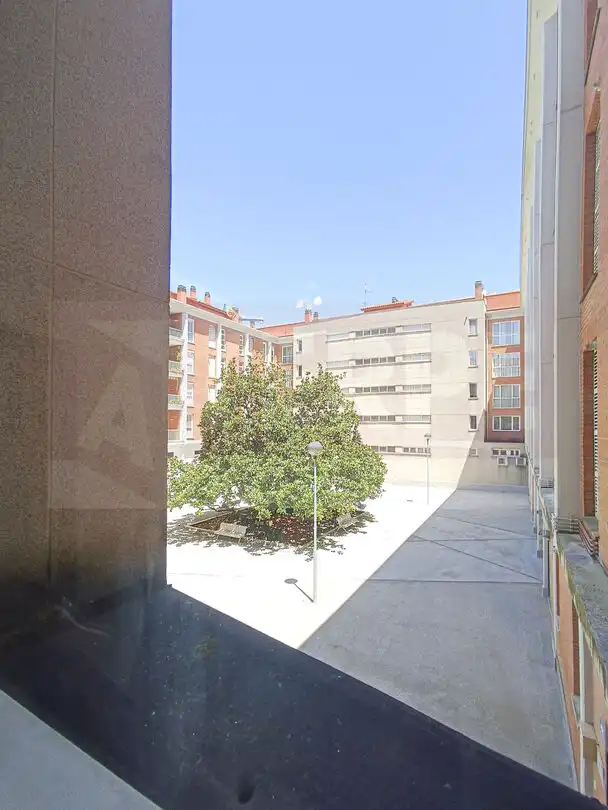 Vista exterior de Pis en venda en Donostia - San Sebastián  amb Calefacció i Traster