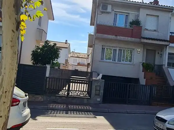 Terraced house with garden for sale in Ave Gerona 48, imagen 2
