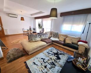 Sala d'estar de Àtic en venda en Rivas-Vaciamadrid amb Aire condicionat, Terrassa i Piscina