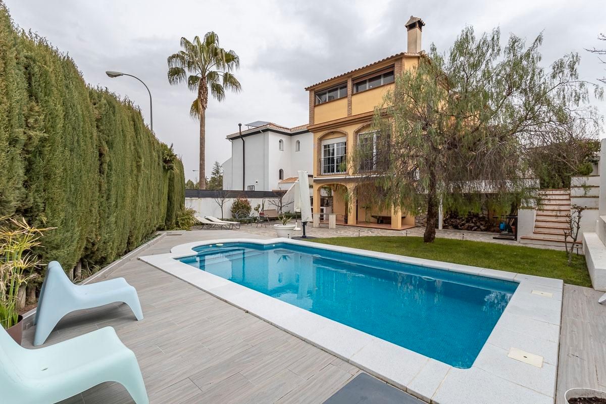 Swimming pool of Single-family semi-detached for sale in Alhendín  with Private garden and Swimming Pool