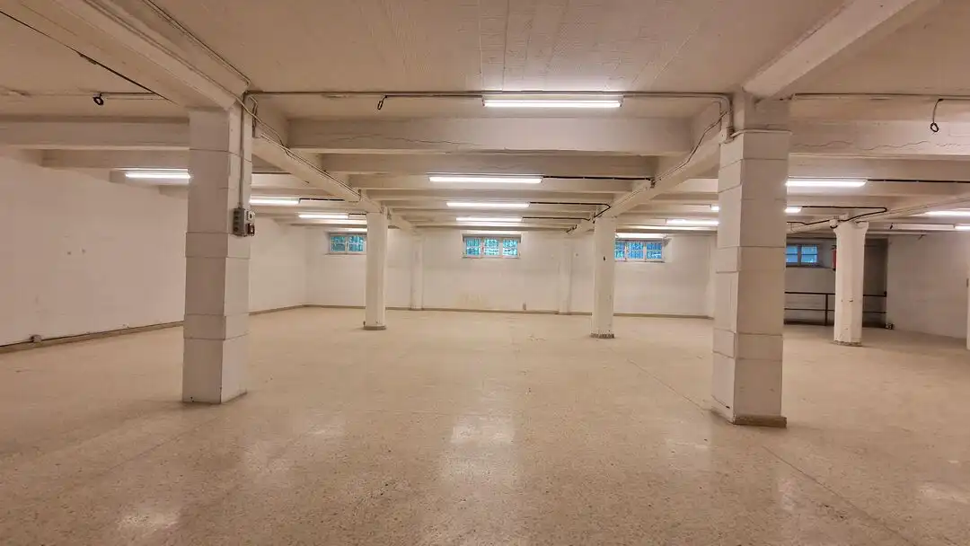 Fabrikhallen zur Miete in Donostia - San Sebastián 