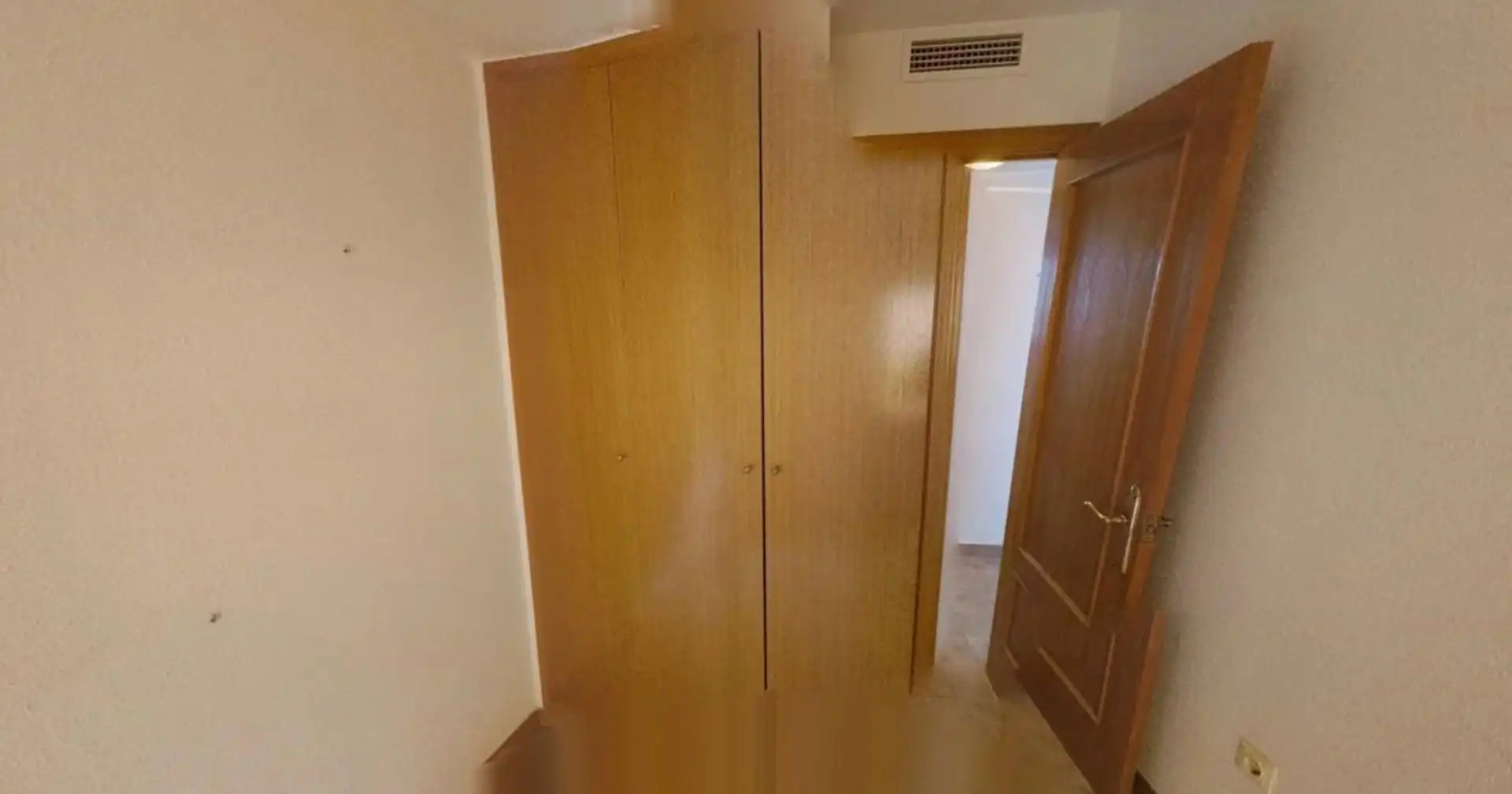 Dormitori de Planta baixa en venda en Montcada i Reixac amb Balcó