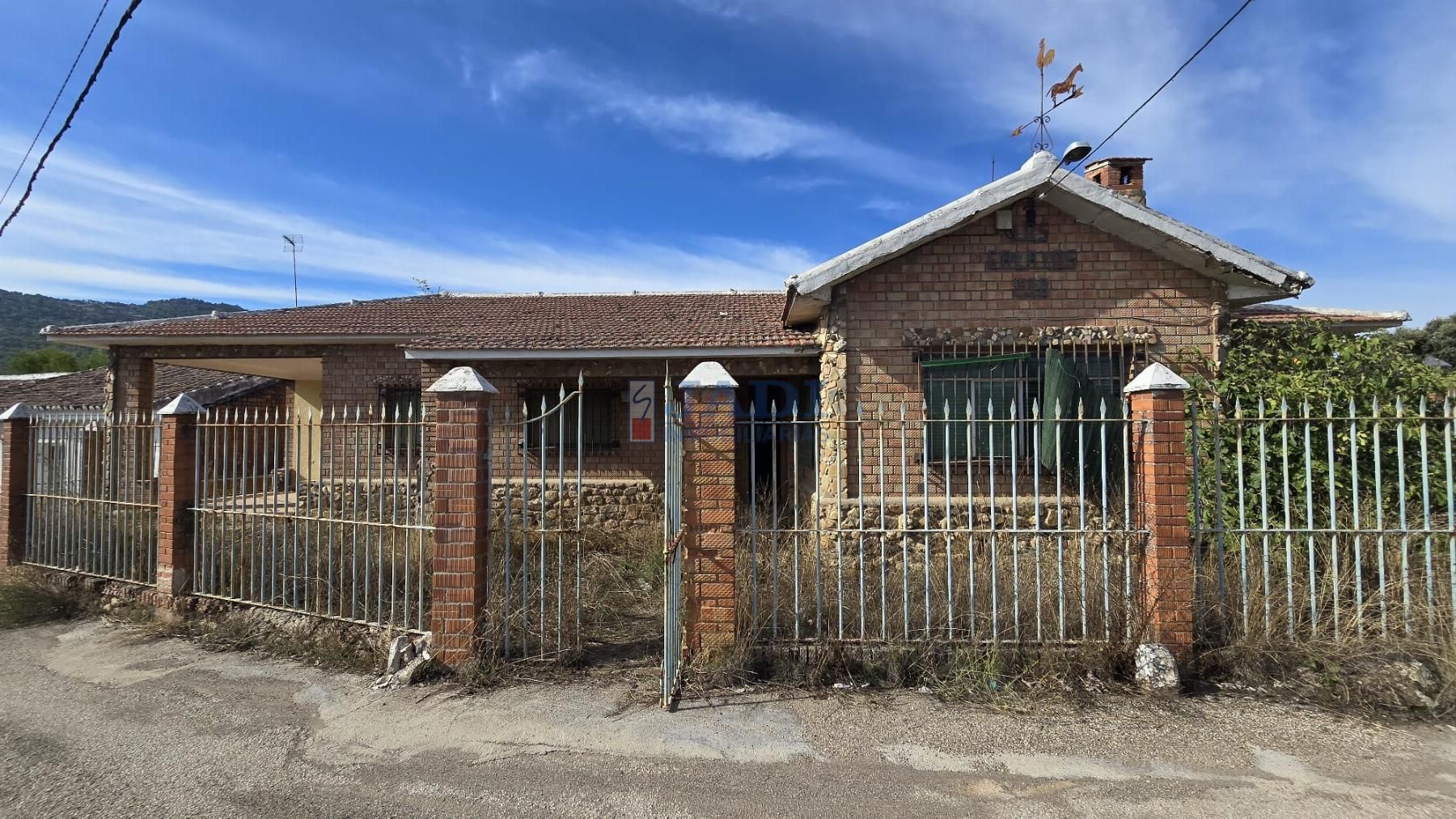 Exterior view of House or chalet for sale in Almuradiel  with Heating, Terrace and Storage room