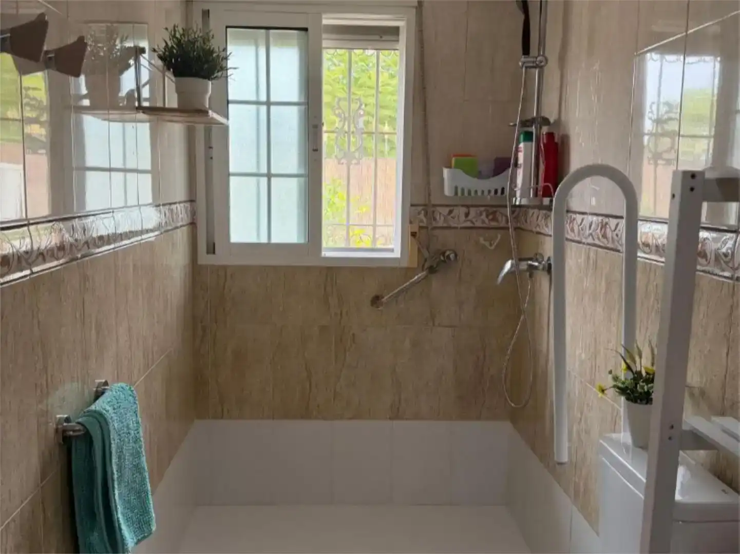 Baño de Piso en venta en Molina de Segura con Aire acondicionado, Jardín privado y Parquet