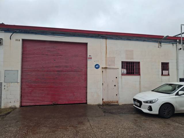 Nave industrial en Alquiler en Calle Tesalónica, 131 en Santa Clara