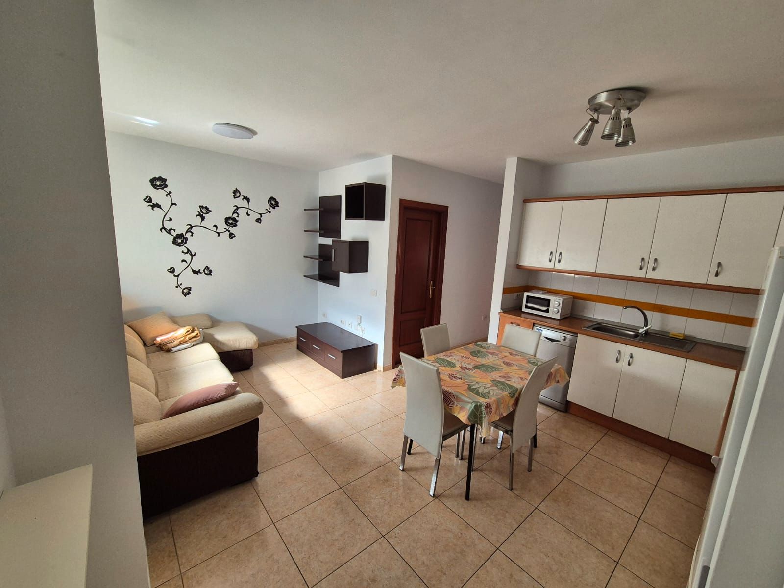 Living room of Flat for sale in  Santa Cruz de Tenerife Capital  with Furnished, Oven and Washing machine
