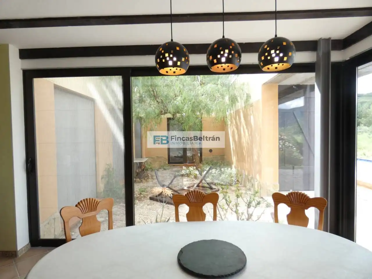 Menjador de Casa o xalet en venda en Cervera del Maestre amb Calefacció, Jardí privat i Terrassa