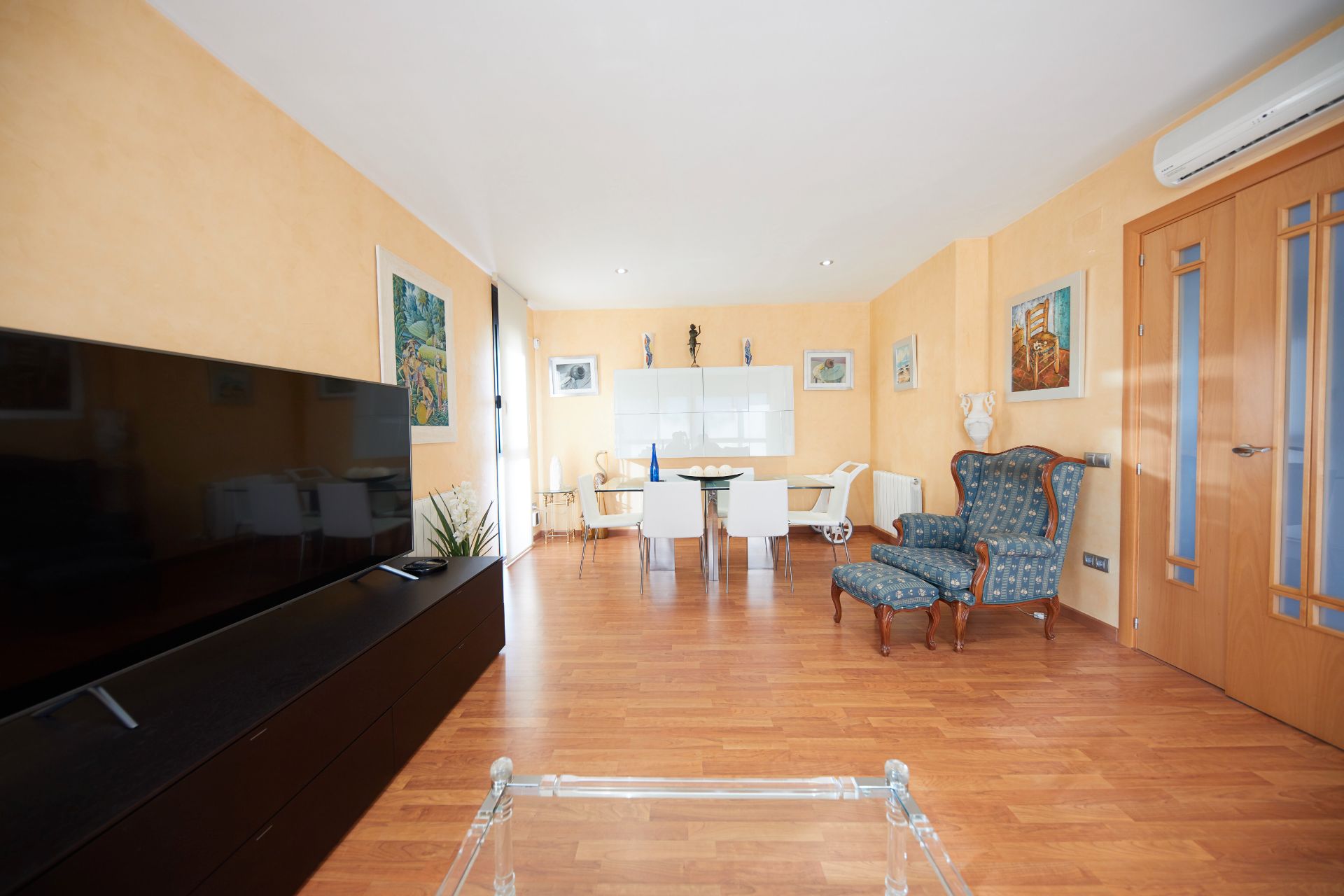 Sala d'estar de Casa o xalet en venda en Calafell amb Aire condicionat, Calefacció i Jardí privat