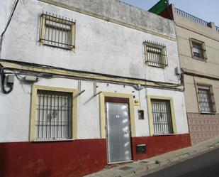 Vista exterior de Casa adosada en venda en Jerez de la Frontera