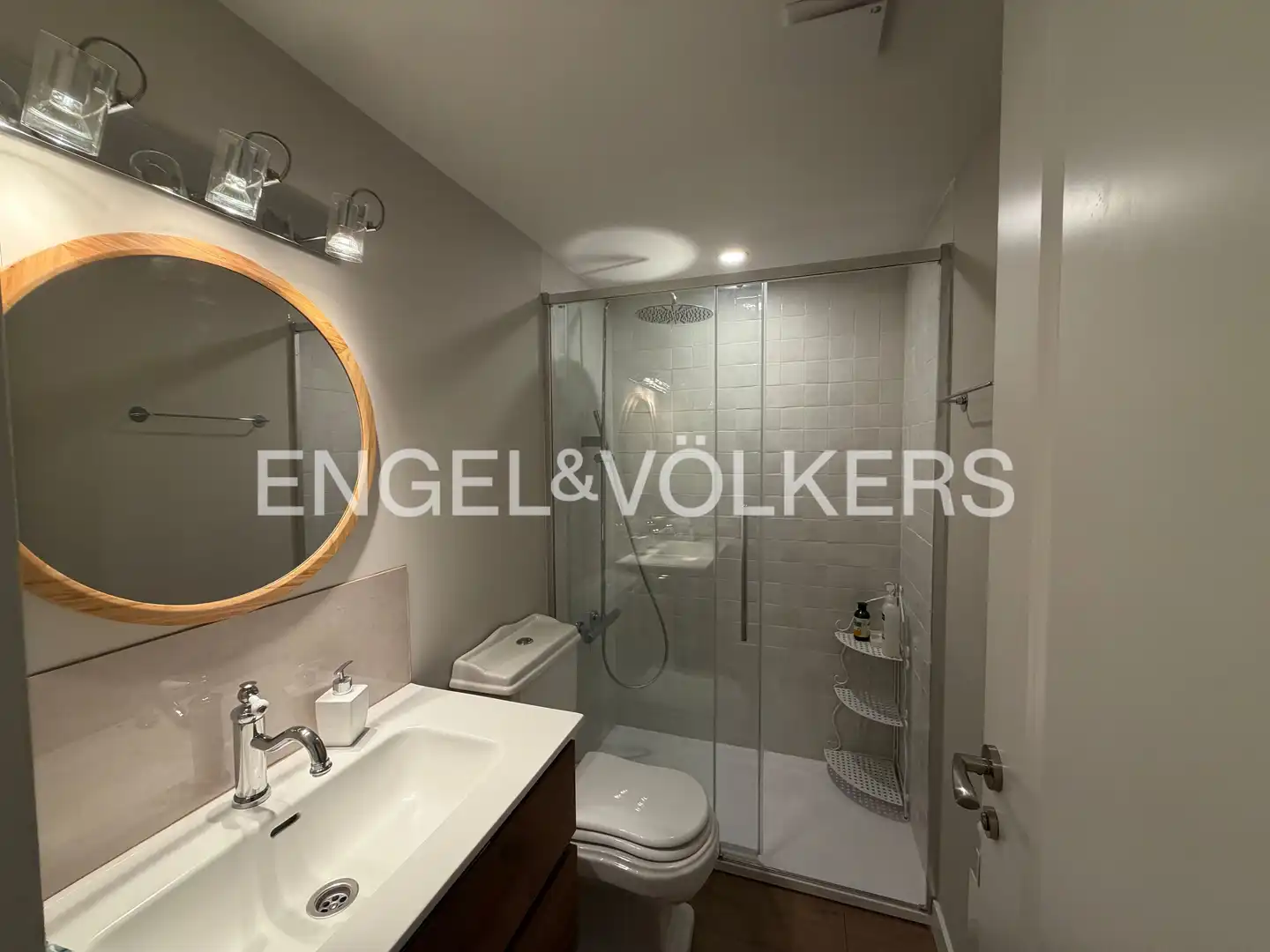 Bathroom of Apartments for rent in Majadahonda  with Heating