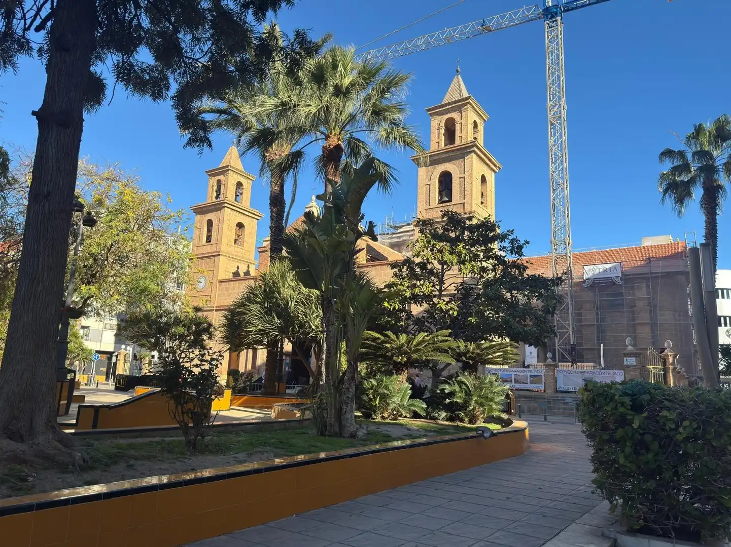 Vista exterior de Edifici en venda en Torrevieja