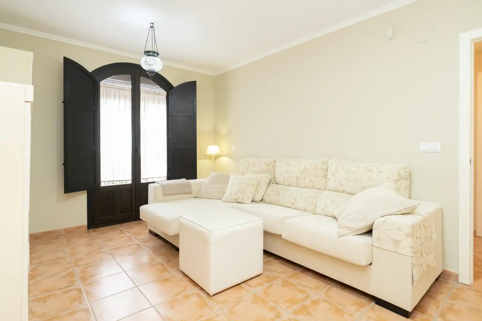 Sala d'estar de Pis en venda en Vélez de Benaudalla amb Aire condicionat, Terrassa i Moblat