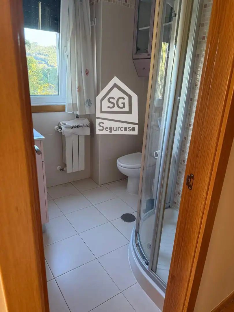 Bathroom of Flat for sale in Ourense Capital   with Heating, Terrace and Storage room