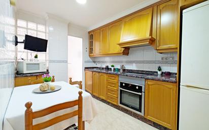 Kitchen of Flat for sale in Elche / Elx  with Air Conditioner, Storage room and Alarm