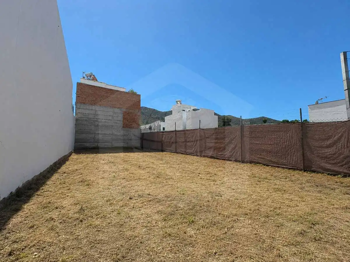 Grundstücke und Bauplätze zum Verkauf in Calle Colombia 31