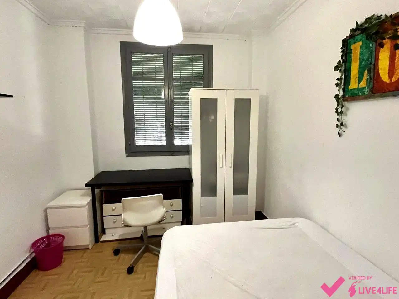 Habitación de Piso de alquiler en Valencia con Jardín privado y Amueblado