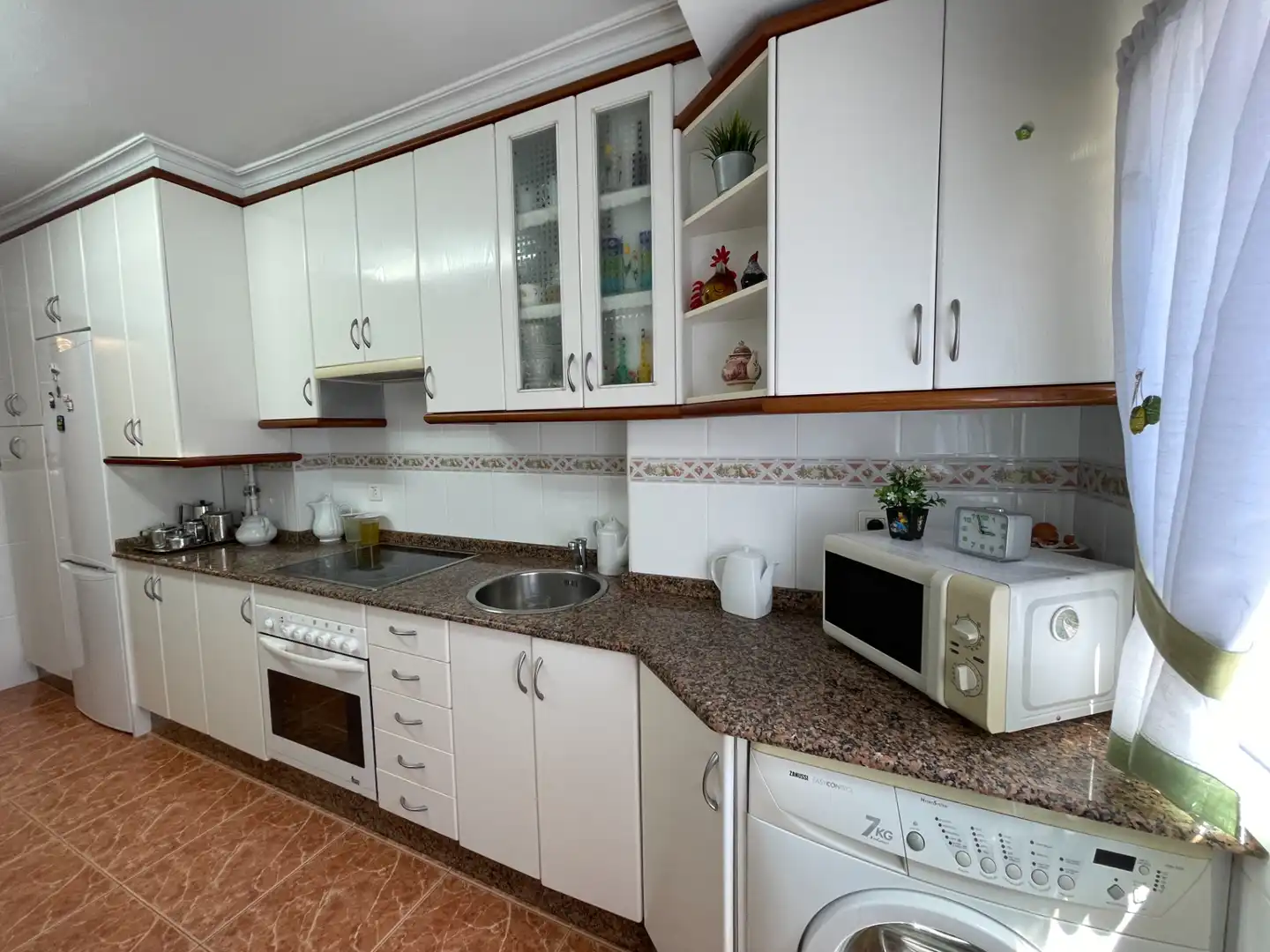Cuina de Pis en venda en Gijón  amb Calefacció, Parquet i Traster