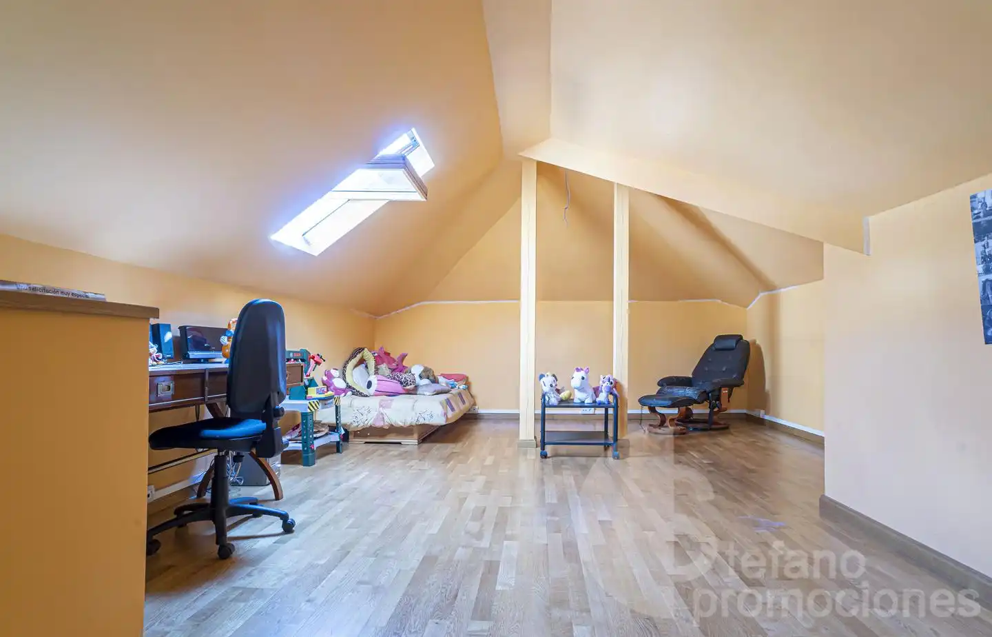 Habitación de Casa adosada en venta en Málaga con Aire acondicionado, Jardín privado y Terraza