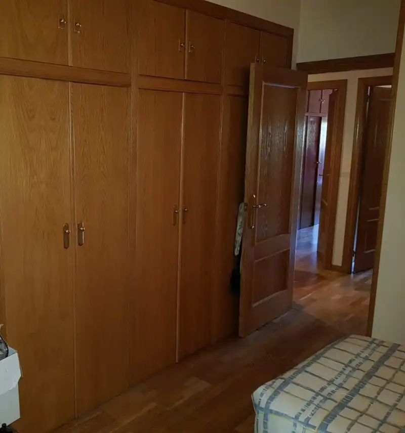 Wohnung zum Verkauf in Plasencia mit Klimaanlage, Heizung und Privatgarten