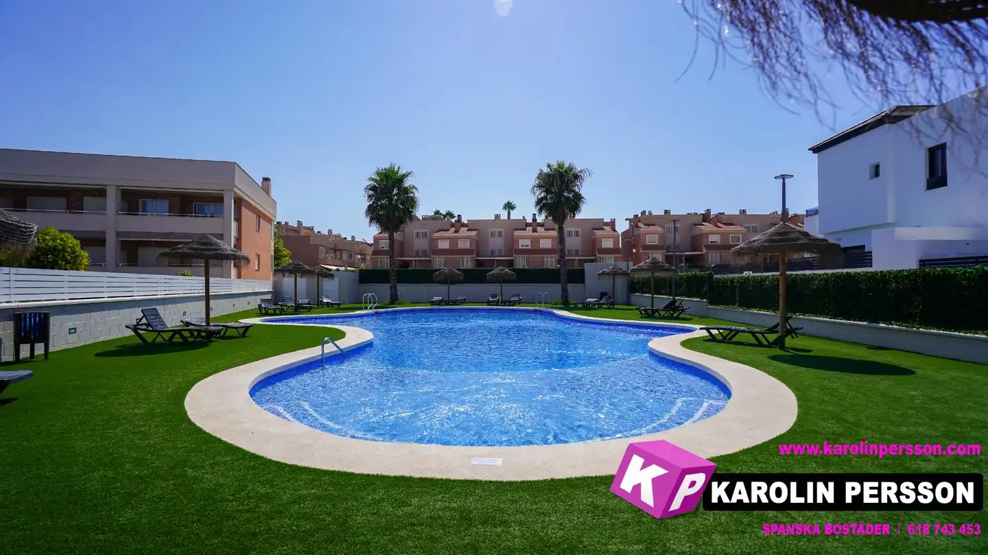 Bungalow con piscina en venta en Antonia García Andreu
