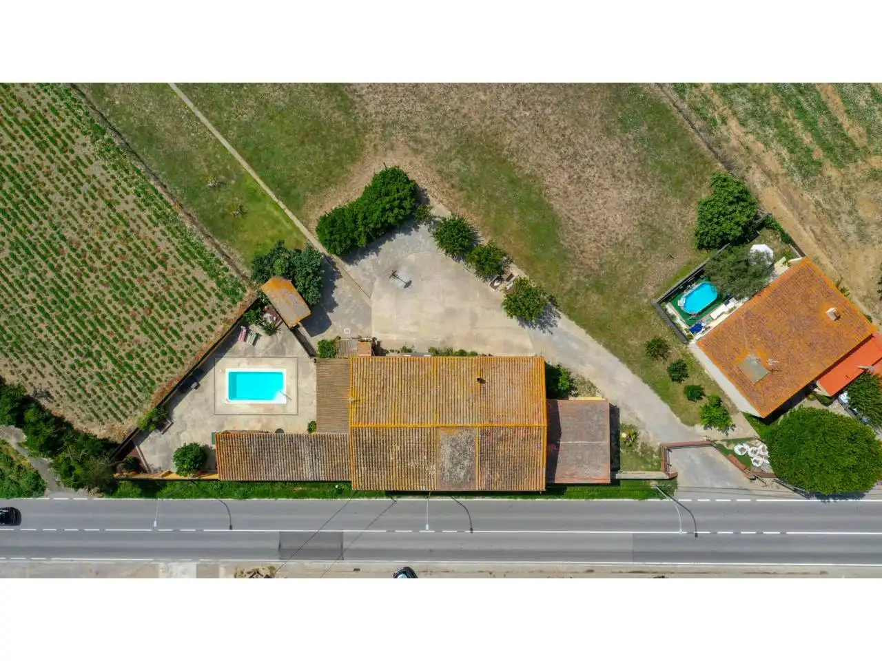Exterior view of Country homes for sale in Verges  with Air Conditioner, Private garden and Terrace