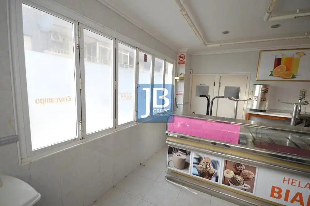 Local commercial à vendre à Avinguda de la Marina, imagen 7