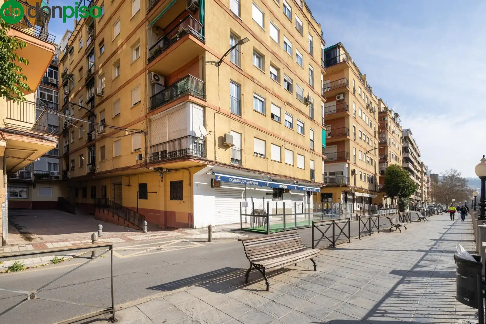 Vista exterior de Piso en venta en Granada