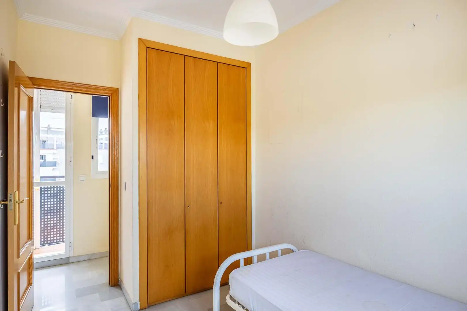 Habitación de Piso en venta en Sevilla con Aire acondicionado, Amueblado y Balcón