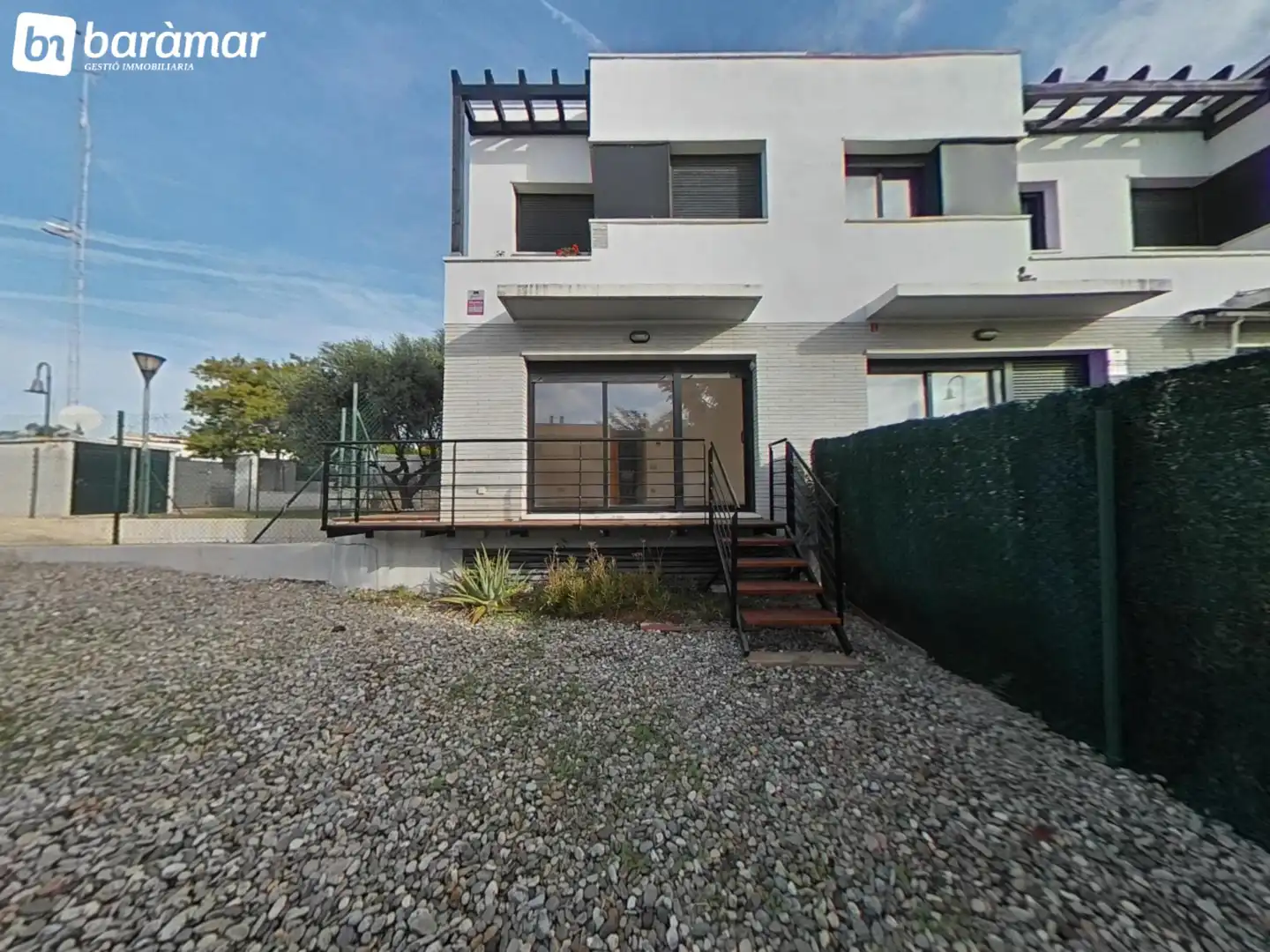 Vista exterior de Casa adosada en venta en Roda de Berà con Aire acondicionado, Calefacción y Jardín privado