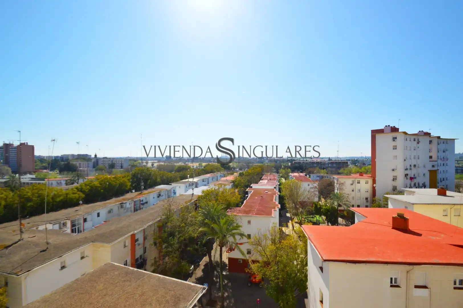 Vista exterior de Pis en venda en Sevilla amb Aire condicionat